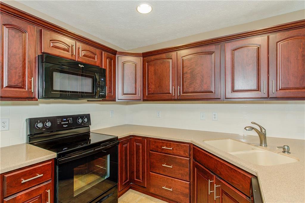 5686 Hall Road Plainfield, IN 46168 - Photo 12 of 39 Gallery Image 12