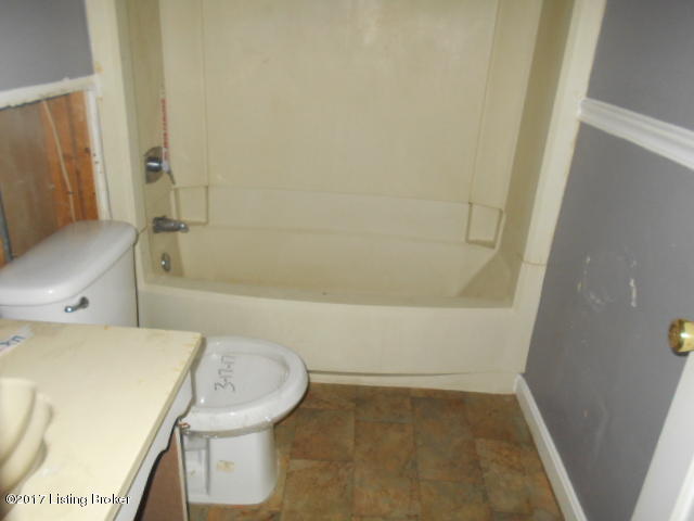 1132 Raymond Road Shepherdsville, KY 40165 - Photo 7 of 28 Full bathroom