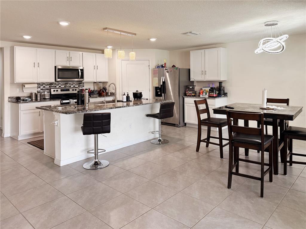 5686 Barakat Road Zephyrhills, FL 33541 - Photo 7 of 26