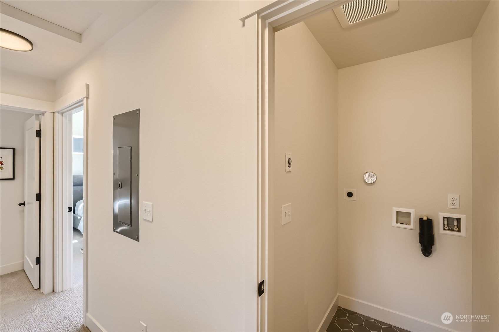 9524 3rd Avenue Northeast, Unit B Seattle, WA 98115 - Photo 17 of 21