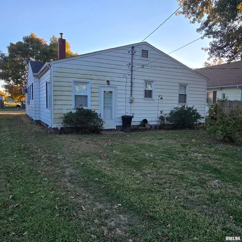 $65,000 | 1317 West Cherry Street, Herrin, IL 62948