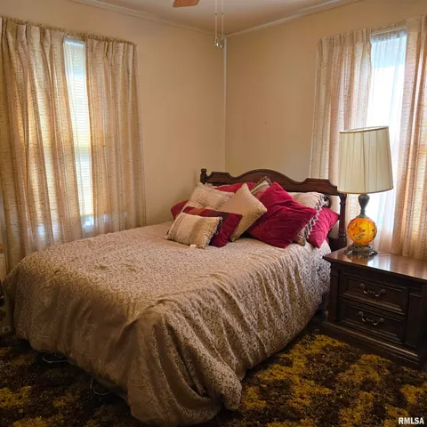 $65,000 | 1317 West Cherry Street, Herrin, IL 62948