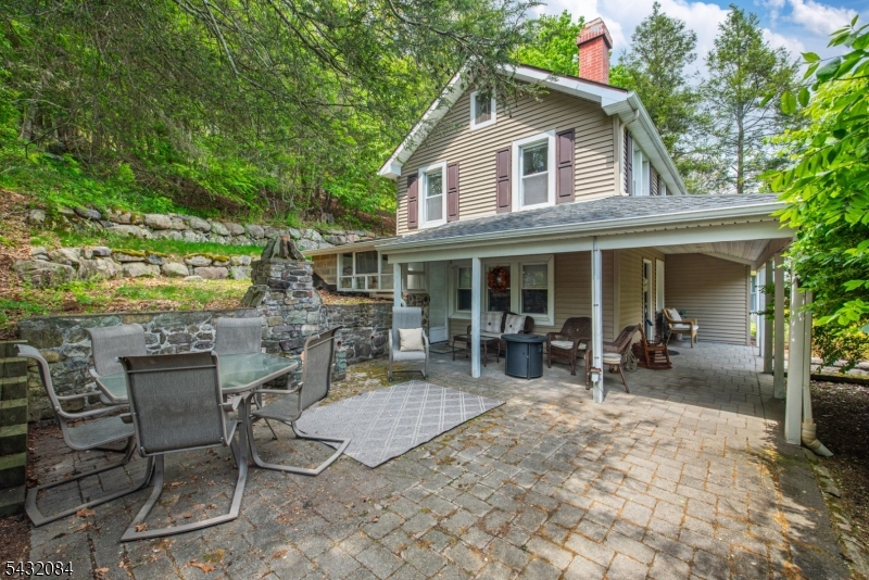 2 Red Mine Road Wanaque, NJ 07465 - Photo 3 of 28