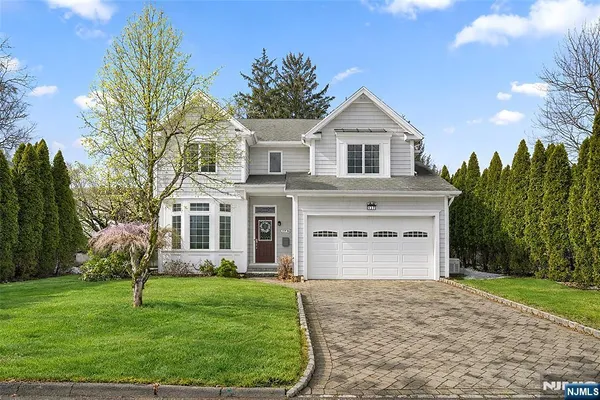 $1,650,000 | 137 6th Street, Cresskill, NJ 07626