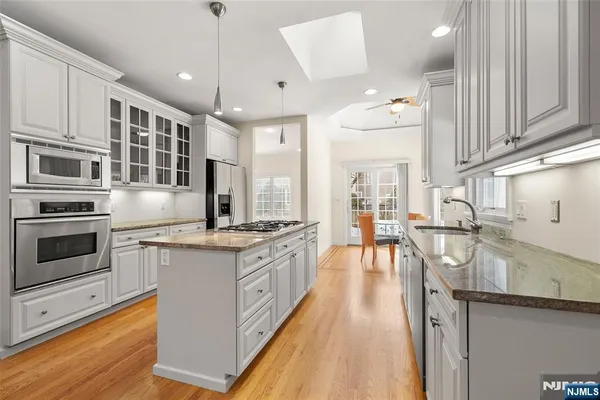 $1,650,000 | 137 6th Street, Cresskill, NJ 07626