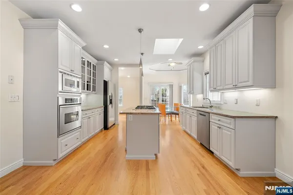 $1,650,000 | 137 6th Street, Cresskill, NJ 07626