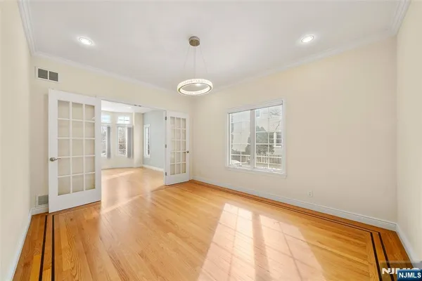 $1,650,000 | 137 6th Street, Cresskill, NJ 07626