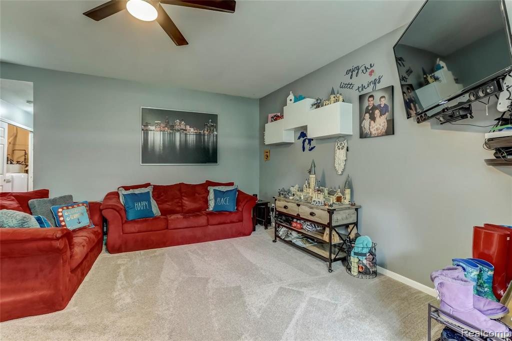 50765 Cedargrove Road Shelby, MI 48317 - Photo 5 of 22