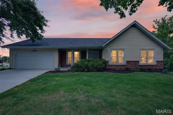 $460,000 | 1245 Ticonderoga Drive, Chesterfield, MO 63017