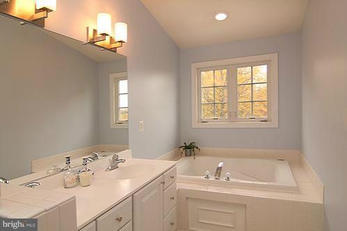 10802 Wadsworth Road Woodstock, MD 21163 - Photo 9 of 21 Bath (Master)