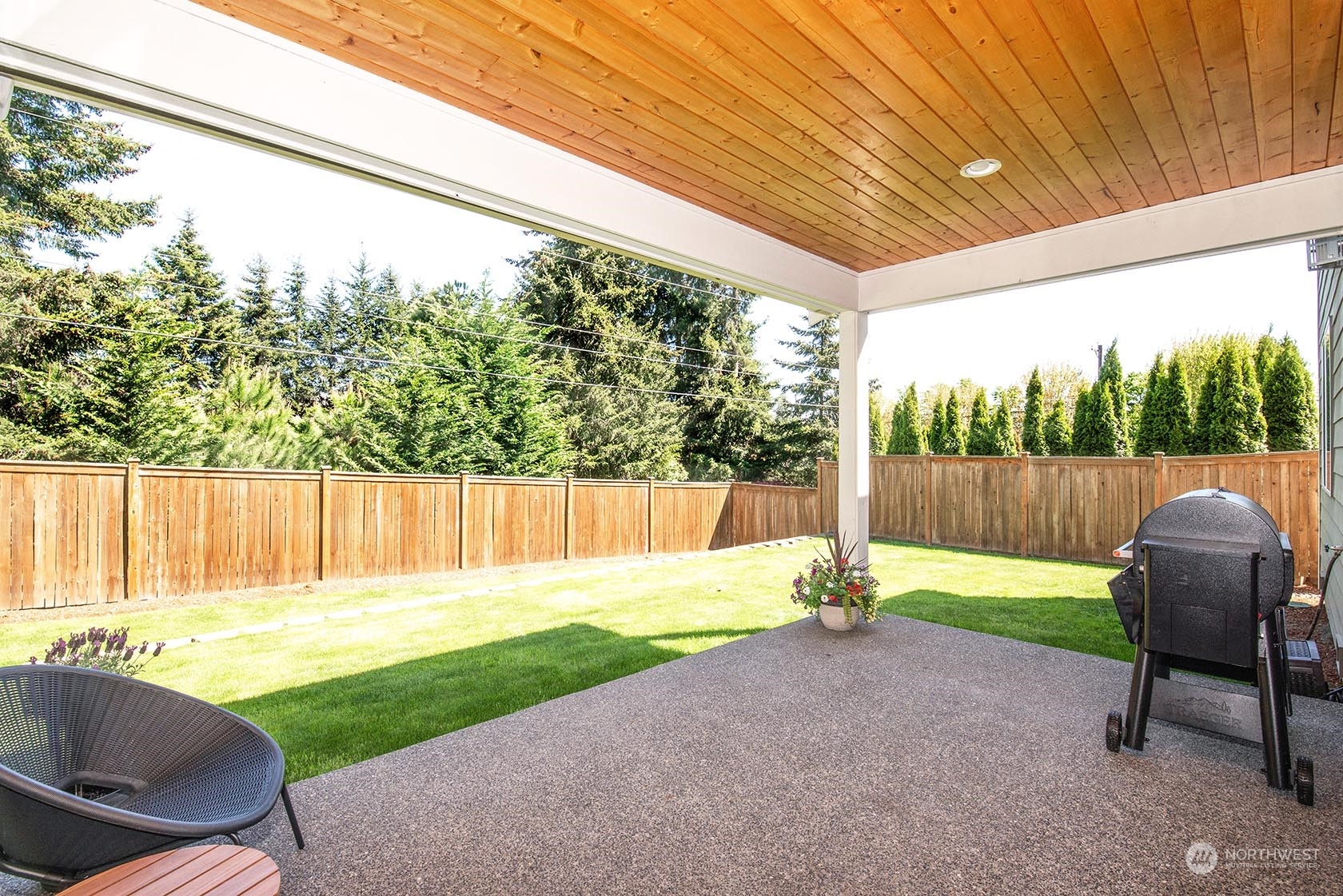 21127 35th Drive Southeast Bothell, WA 98021 - Photo 37 of 40 a garden view with a seating space