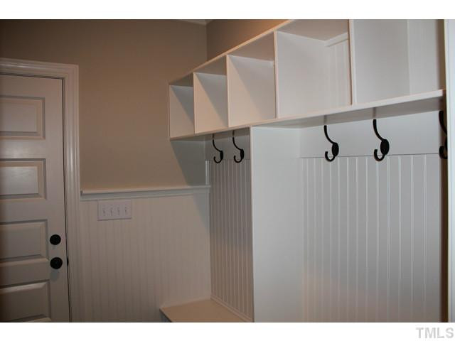 9008 Wellsley Way Raleigh, NC 27613 - Photo 18 of 25 Mudroom