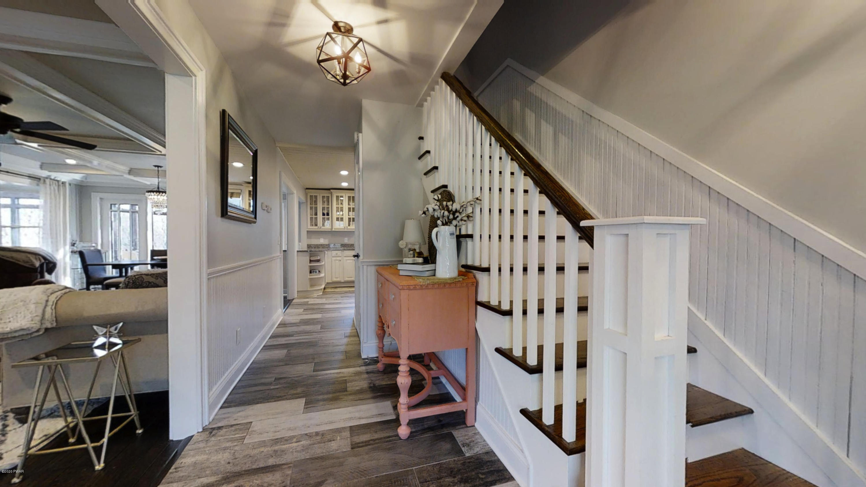 195 Schocopee Road Milford, PA 18337 - Photo 14 of 27 Foyer