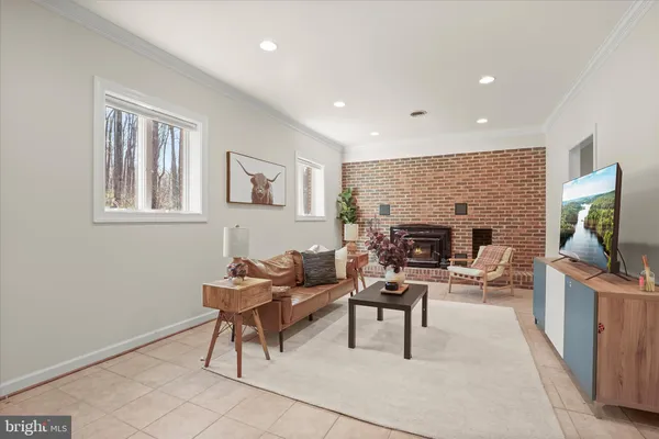 $750,000 | 320 Barker Lane, Bluemont, VA 20135