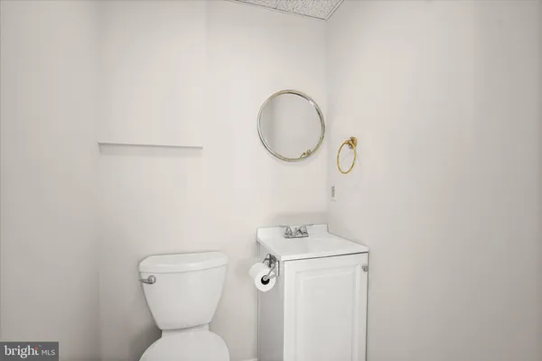 $750,000 | 320 Barker Lane, Bluemont, VA 20135