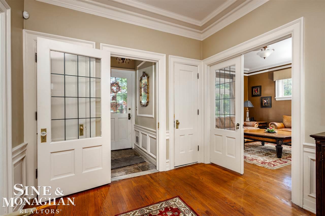 954 Barrington Road Grosse Pointe Park, MI 48230 - Photo 4 of 44