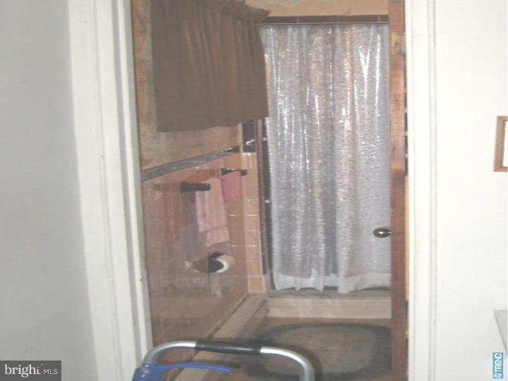 456 Fletcher Road Wayne, PA 19087 - Photo 8 of 15 Master Bathroom
