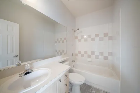 $250,000 | 7633 Plantation Circle, Unit 7633, University Park, FL 34201