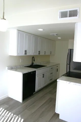 $1,595 | 860 East Brown Road, Unit 6, Mesa, AZ 85203