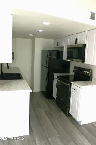 $1,595 | 860 East Brown Road, Unit 6, Mesa, AZ 85203