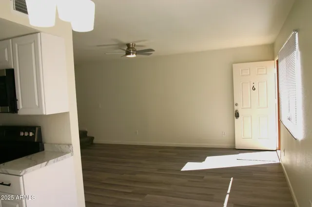 $1,595 | 860 East Brown Road, Unit 6, Mesa, AZ 85203