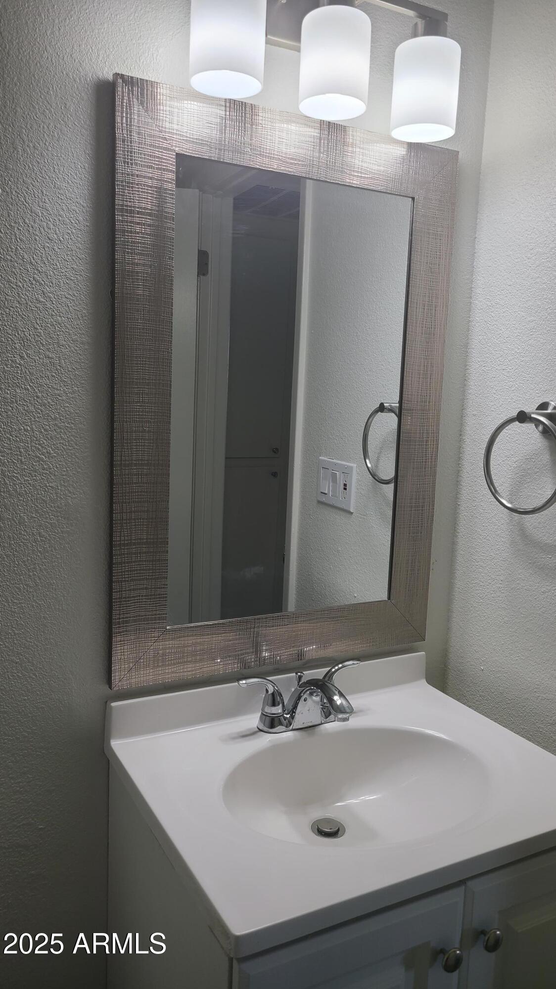 860 East Brown Road, Unit 6 Mesa, AZ 85203 - Photo 16 of 33 20250318_150053