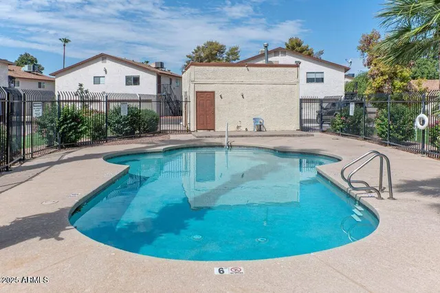 $1,595 | 860 East Brown Road, Unit 6, Mesa, AZ 85203