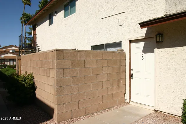 $1,595 | 860 East Brown Road, Unit 6, Mesa, AZ 85203