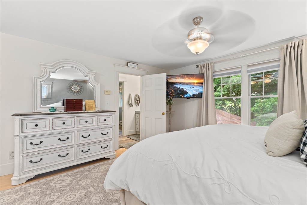 47 Bancroft Road Holden, MA 01520 - Photo 29 of 41