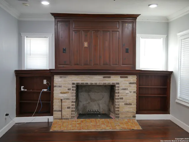 a view of a entryway of the house