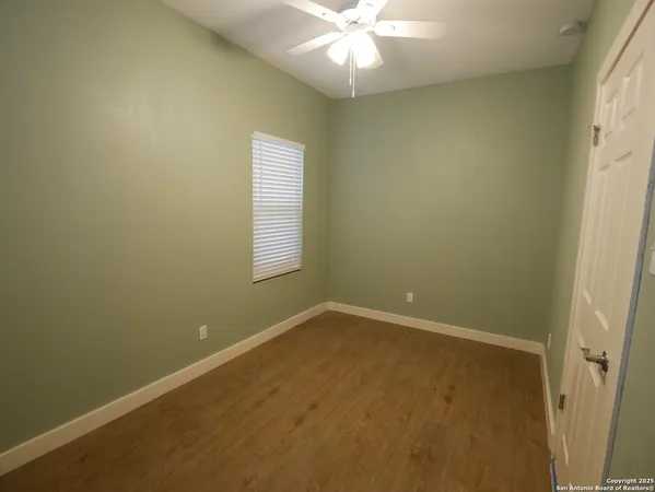 $1,800 | 1142 West Lynwood Avenue, San Antonio, TX 78201