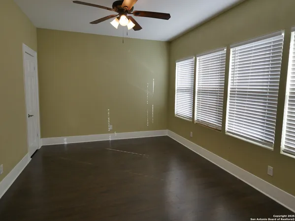 $1,800 | 1142 West Lynwood Avenue, San Antonio, TX 78201