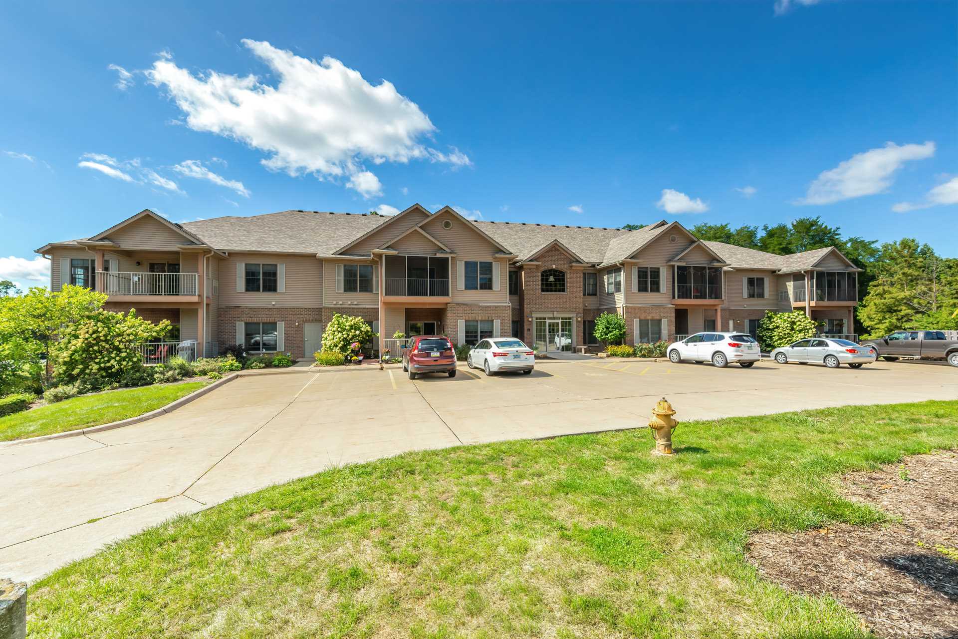 1237 East Kimberly Road Bettendorf, IA 52722 - Photo 1 of 20 Gallery Image 1