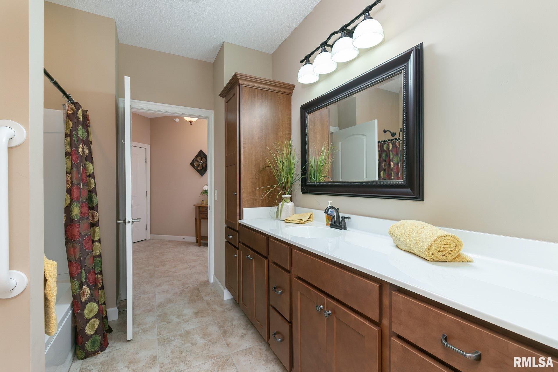 1237 East Kimberly Road Bettendorf, IA 52722 - Photo 15 of 20 Gallery Image 15