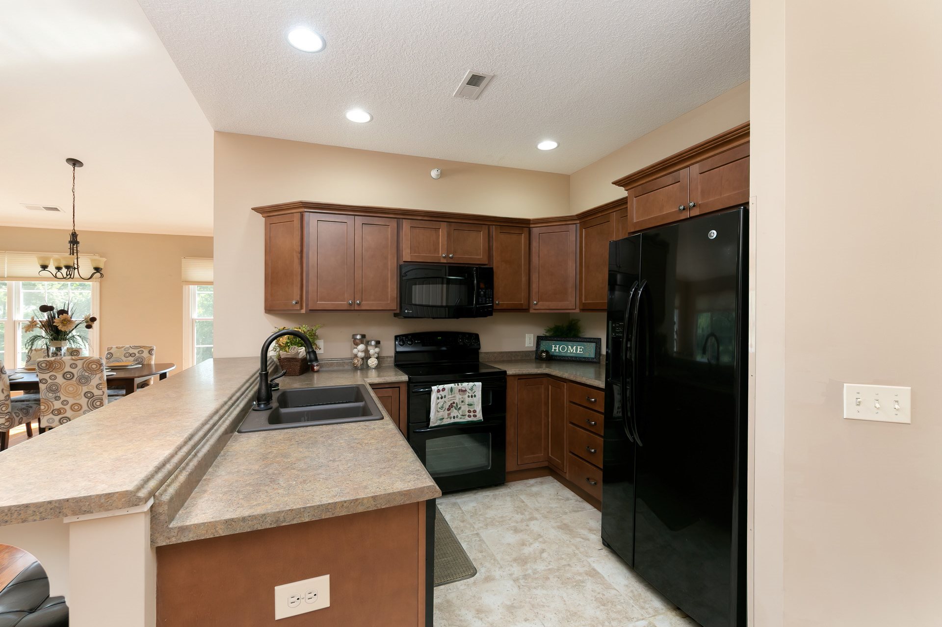 1237 East Kimberly Road Bettendorf, IA 52722 - Photo 7 of 20 Gallery Image 7