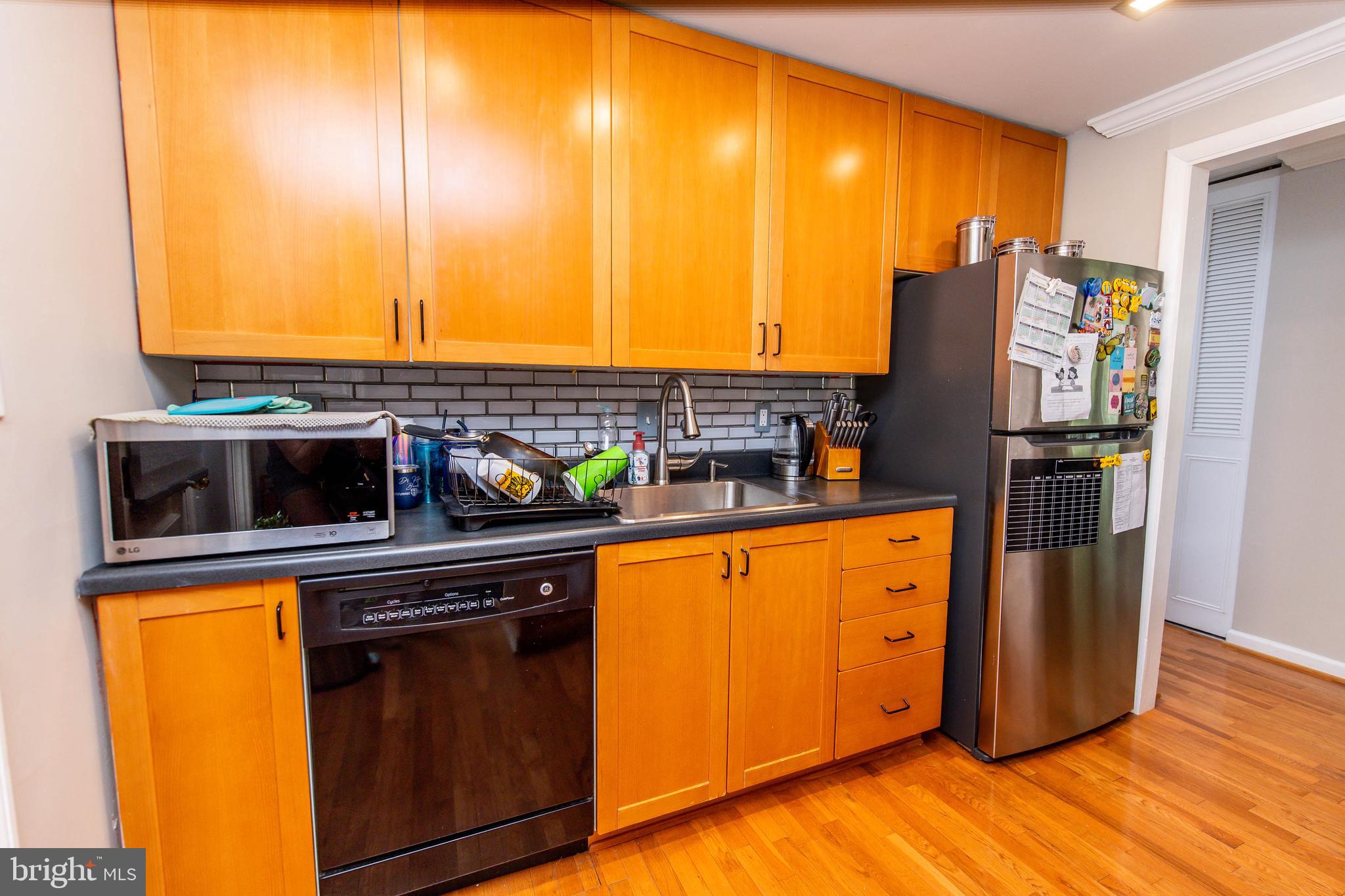 15613 Wembrough Street Silver Spring, MD 20905 - Photo 12 of 53