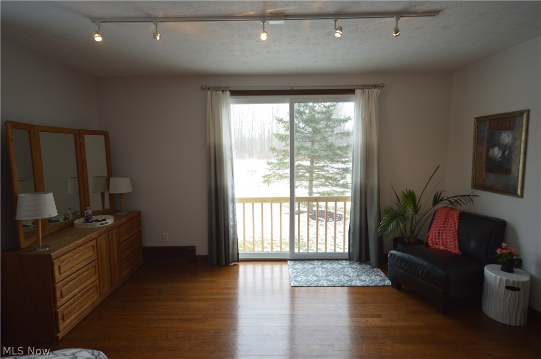 17981 Snyder Road Chagrin Falls, OH 44023 - Photo 14 of 23 Living area within the master suite.