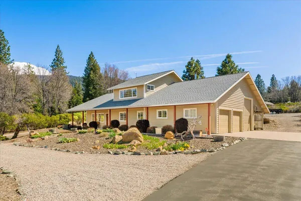 $710,000 | 332 Alpine Drive, Mount Shasta, CA 96067