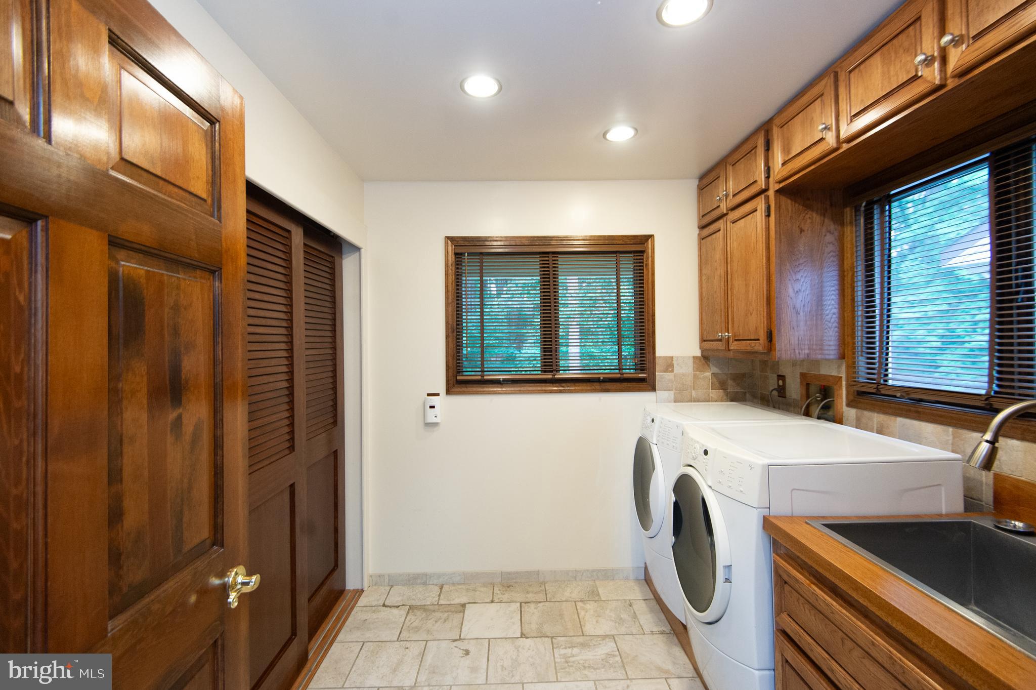 1701 Perseus Road Cambridge, MD 21613 - Photo 17 of 85 laundry room
