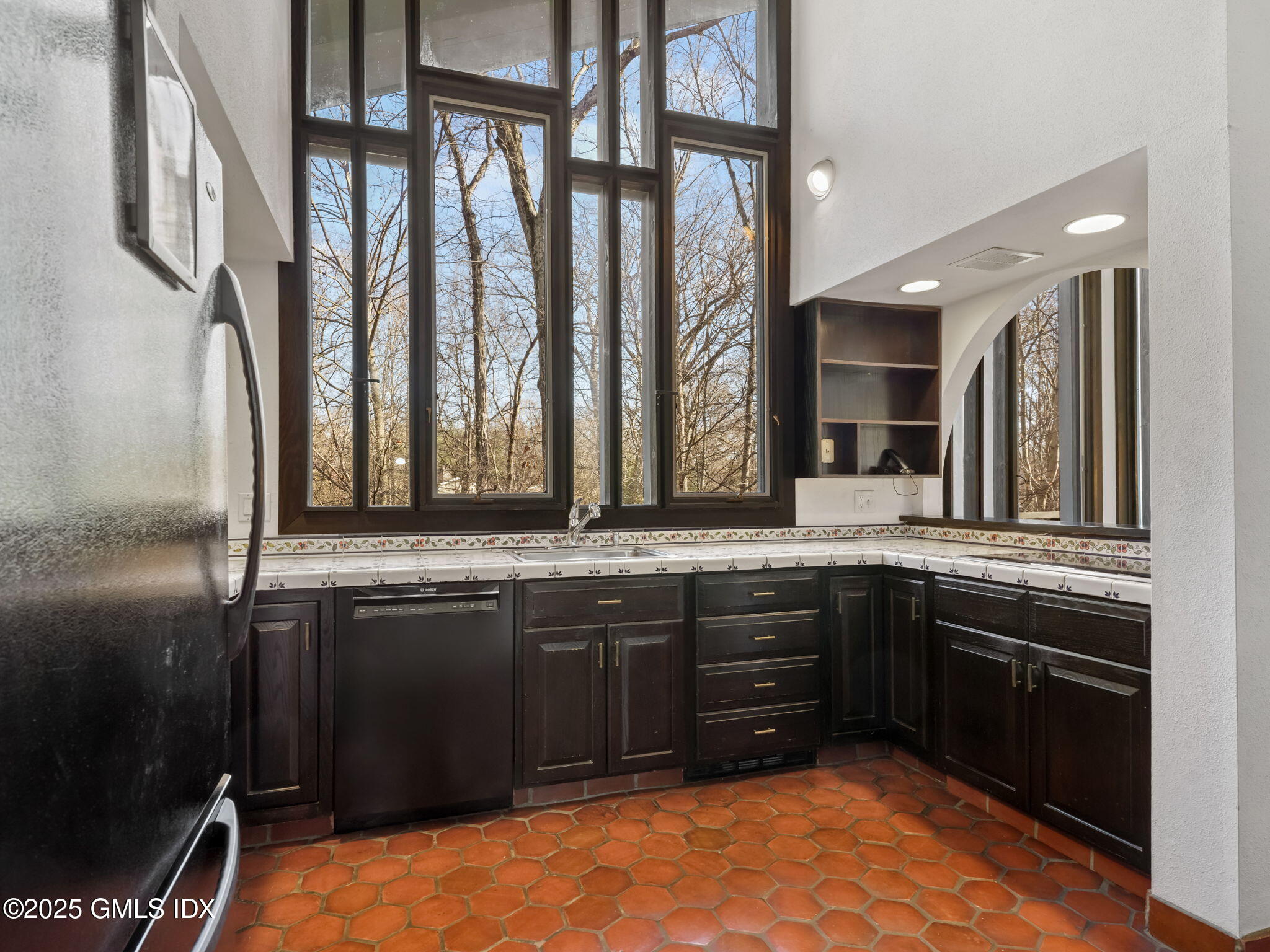 484 Cognewaugh Road Cos Cob, CT 06807 - Photo 13 of 35 8-web-or-mls-484-cognewaugh-rd