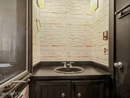 $1,995,000 | 484 Cognewaugh Road, Cos Cob, CT 06807