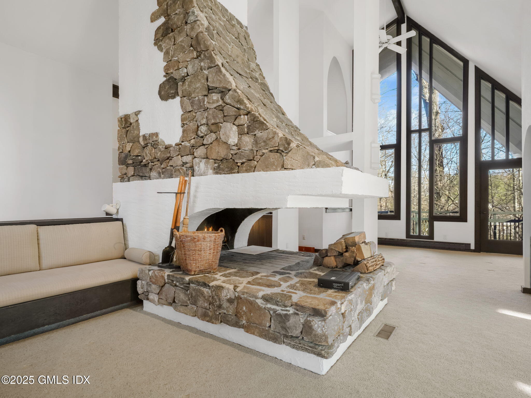 484 Cognewaugh Road Cos Cob, CT 06807 - Photo 6 of 35 18-web-or-mls-484-cognewaugh-rd