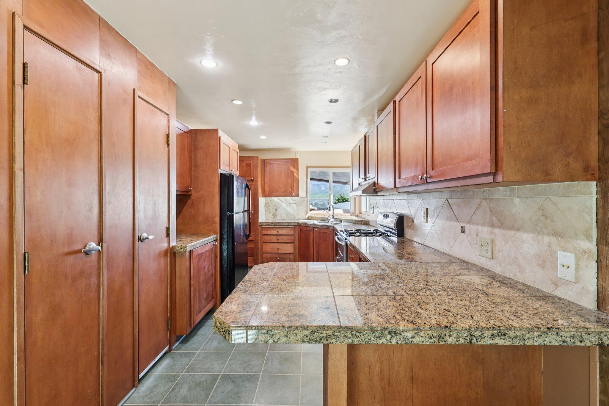 275 South Worthington Street, Unit 14 Spring Valley, CA 91977 - Photo 18 of 69 20-web-or-mls-S Worthington St 14-S2701-