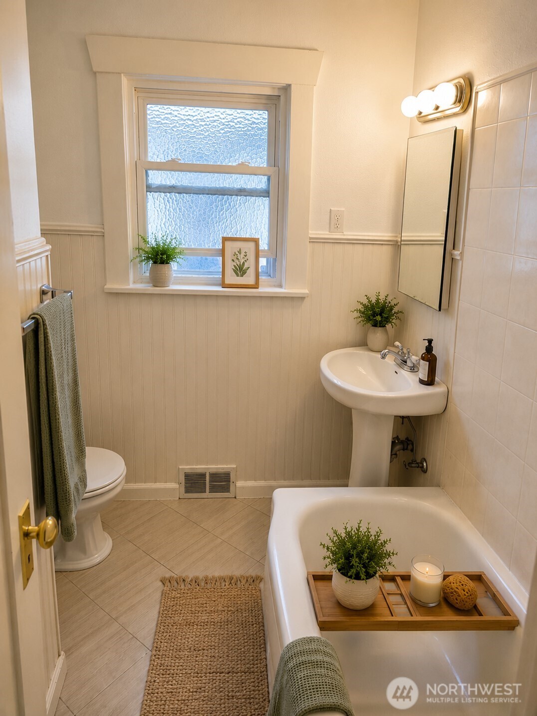 5426 Green Lake Way North Seattle, WA 98103 - Photo 8 of 14