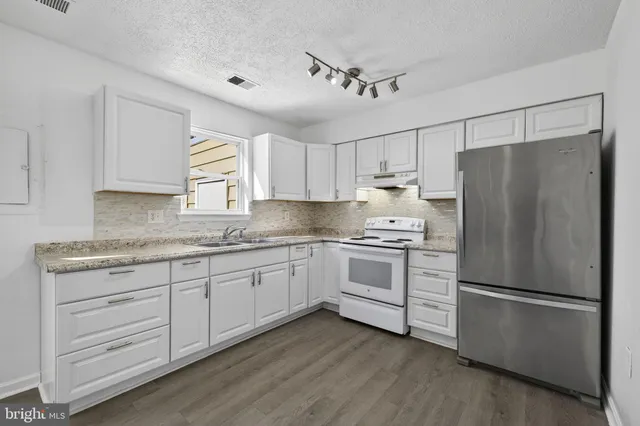 $370,000 | 4530 Appledale Court, Marshall, VA 20115