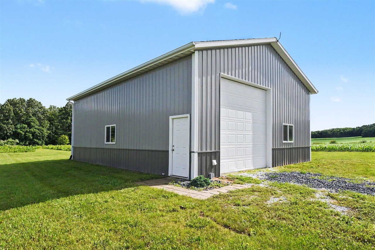 3181 Chamberlain Road Buchanan, MI 49107 - Photo 3 of 43 Gallery Image 3