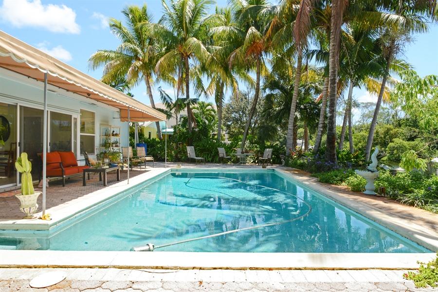 632 Inlet Road North Palm Beach, FL 33408 - Photo 3 of 9 pool west