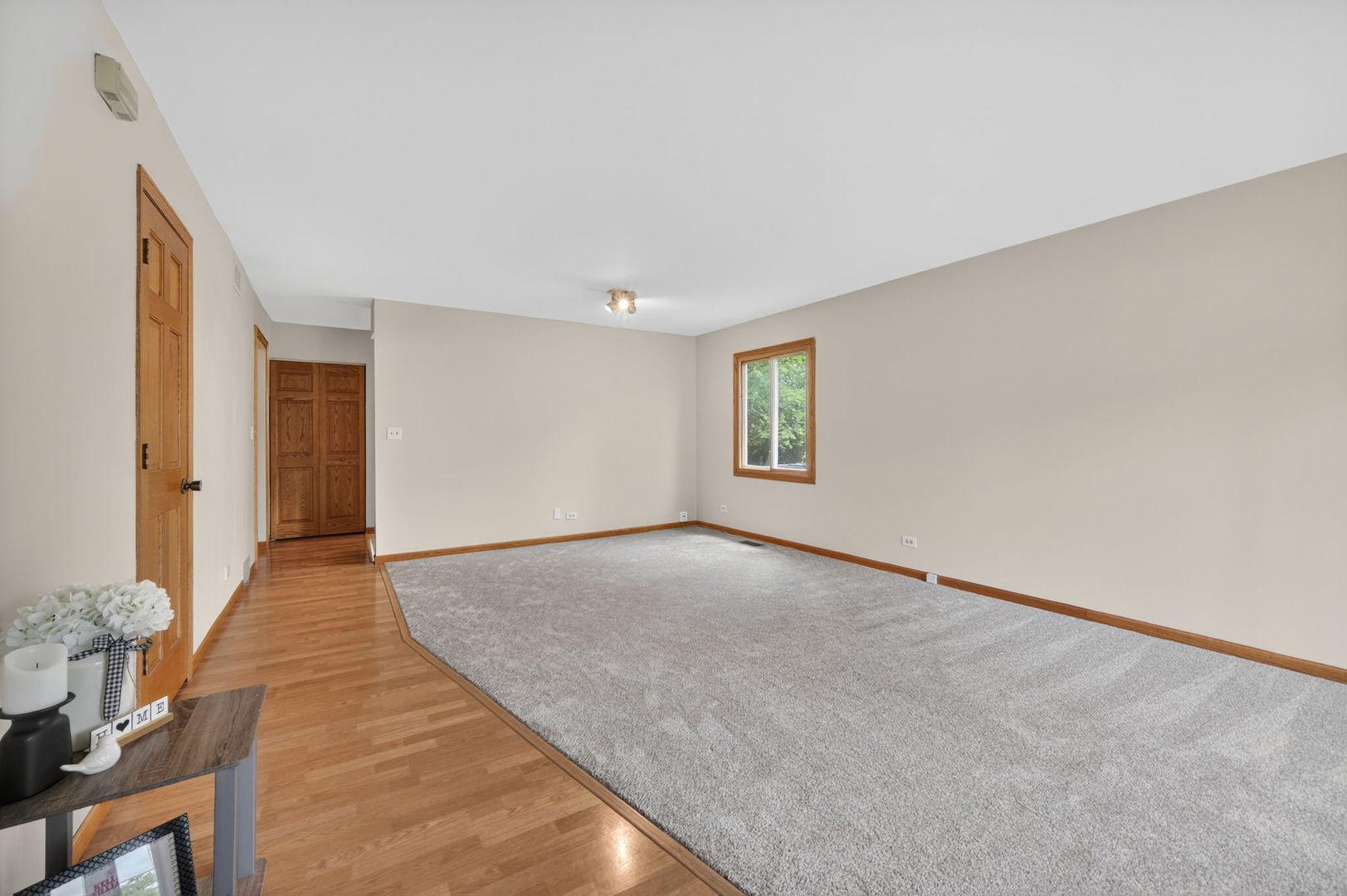S075 Pleasant Hill Road Wheaton, IL 60187 - Photo 3 of 31