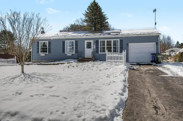 $425,000 | 47 Chelsea Road, Essex, VT 05452