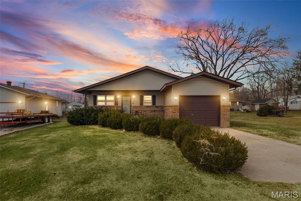 9 North Main Street Moro, IL 62067 - Photo 3 of 27